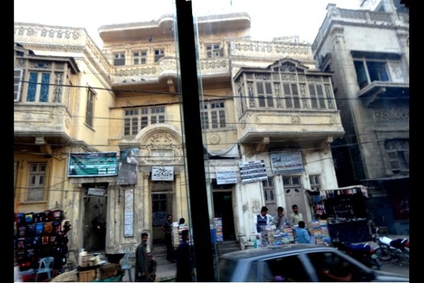 Current mixture of old and new architecture in Hyderabad city